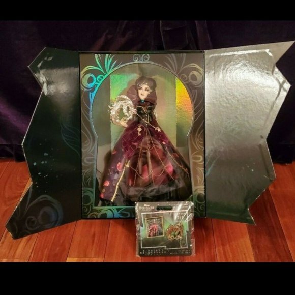 Lady Tremaine Doll & Pin Set Series 2/6 - Picture 1 of 10